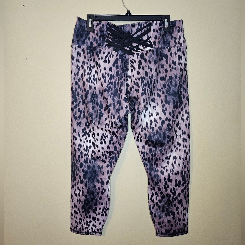 Fabletics Powerhold leopard print Capri Legging N… - image 7